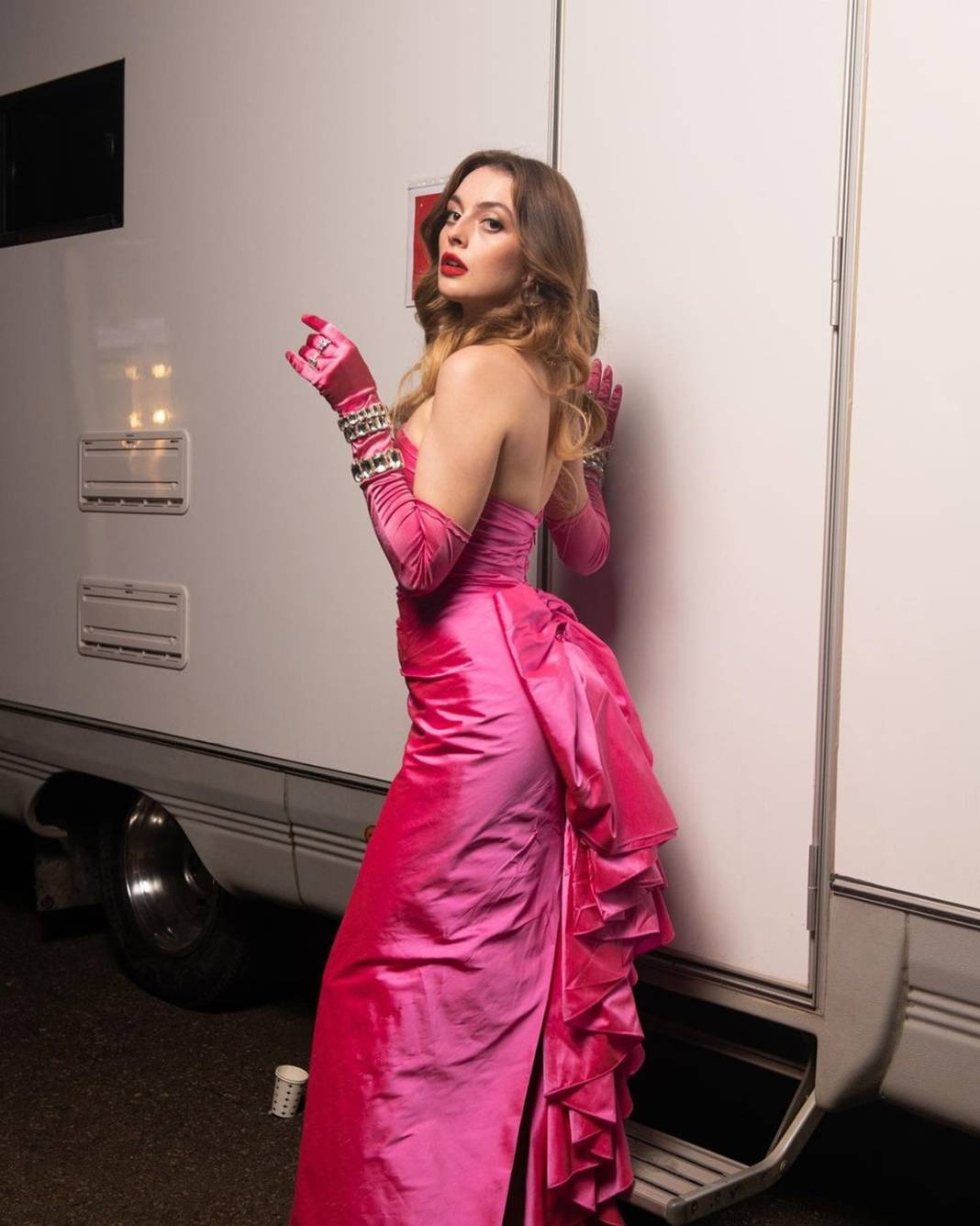 Oyunculuğa ara vermişti, aylar sonra başrolle geri dönüyor! Melis Sezen'den reytingleri altüst edecek yeni proje! 19